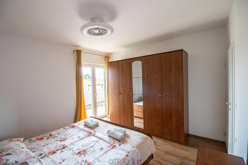 Apartment Zvjezdana أوميس المظهر الخارجي الصورة