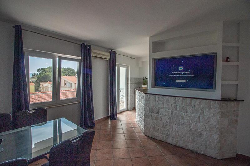 Apartment Zvjezdana أوميس المظهر الخارجي الصورة